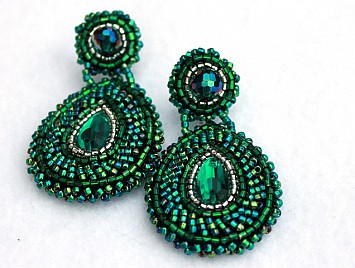 EARRINGS – GREEN