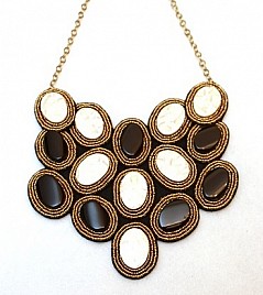 GRACE – BLACK & WHITE