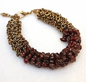 MANDY BRACELET – GARNET