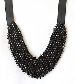 CRYSTAL NECKLACE – BLACK