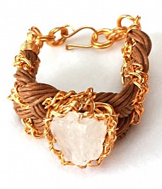 QUARTZ CUFF – WHITE