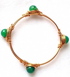 FOUR PENDANT BANGLE – GREEN